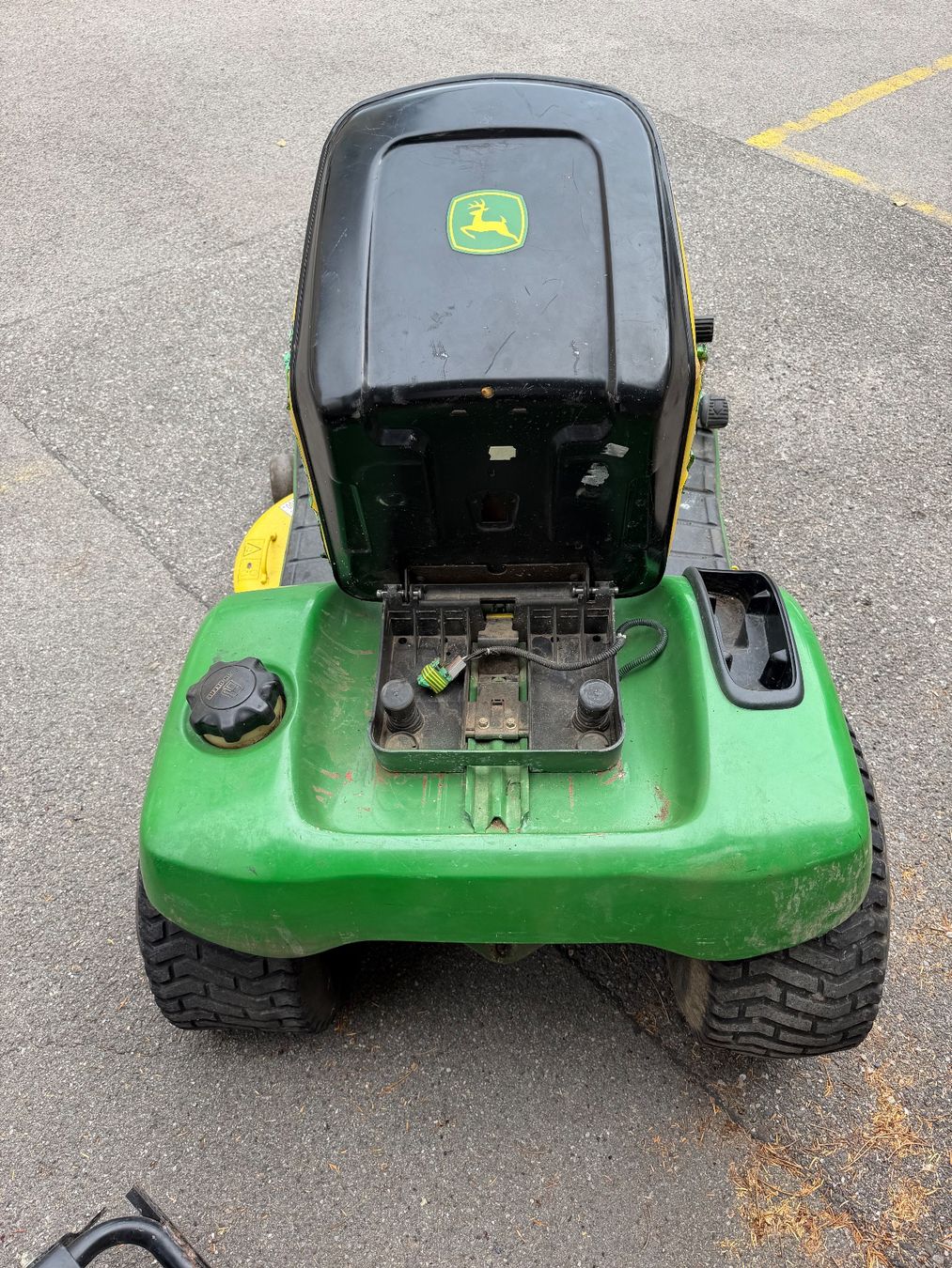 John Deere Rasenmäher: John Deere LT 160 Rasentraktor Ab1.- – Defekt aus Zuchwil von cer_tb8y 4