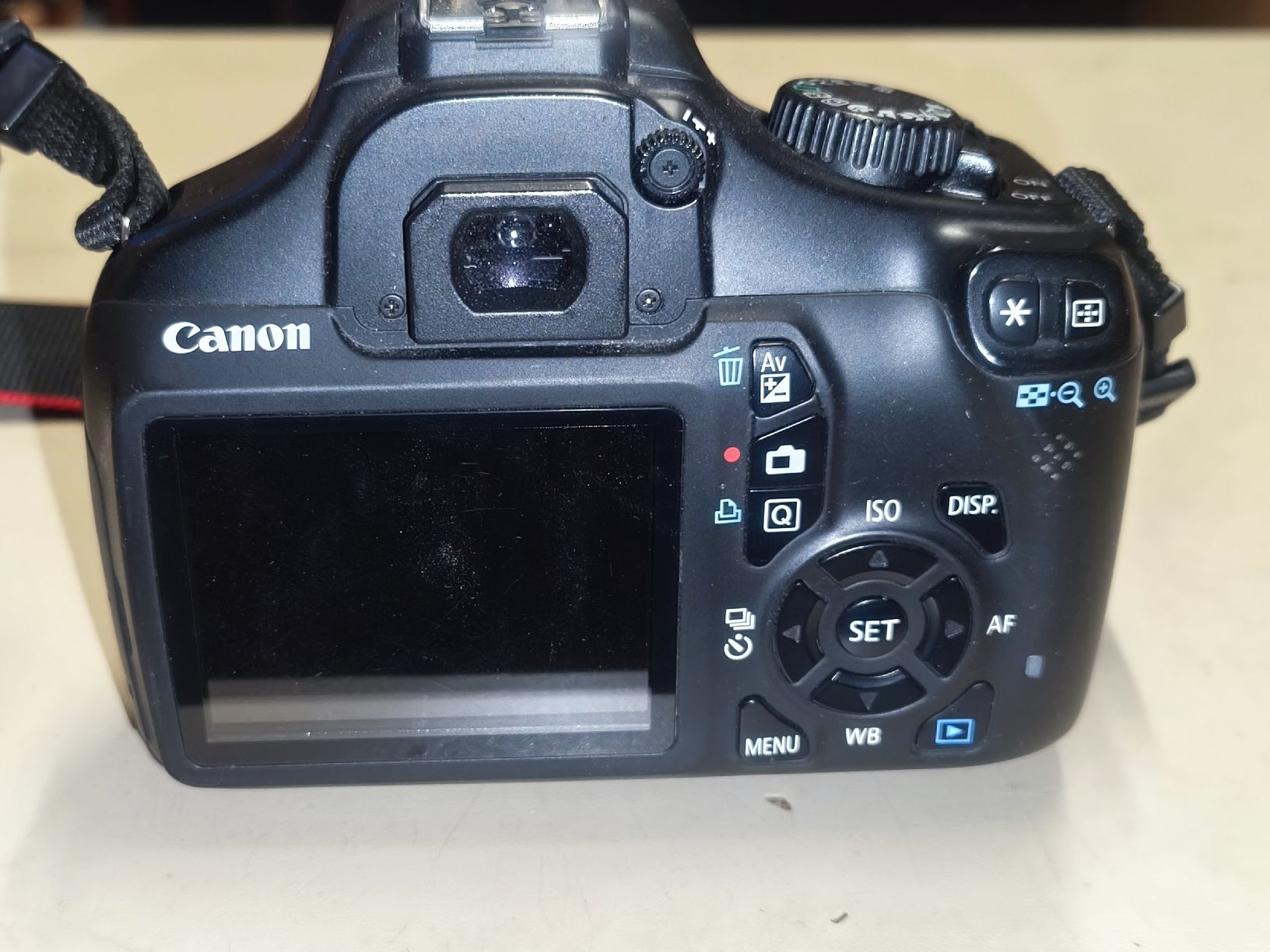 Canon Kamera: Canon EOS 1100D mit EF-S 18-55mm – Gebraucht aus Altbüron von Theo_Dotus 4