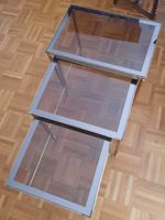 Trois tables gigognes, vintage, doré, laiton et verre