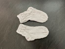 Handgestrickte Babysocken, Gr. 56/62, Fusslänge 13 cm Kinder
