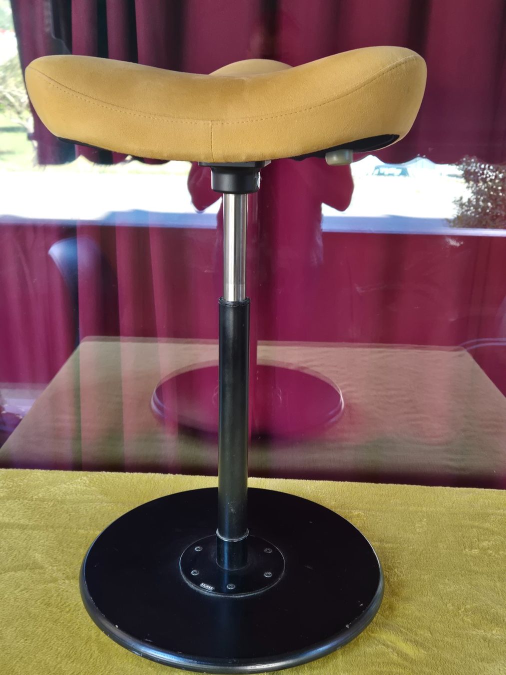 Stokke Hocker: Stokke Varier Move Sattelhocker – Gebraucht aus Monthey von McAuthor
