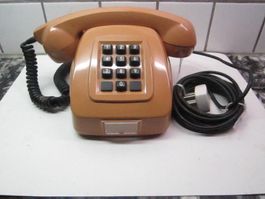 Telefon mit Tasten-in farbe-Braun.