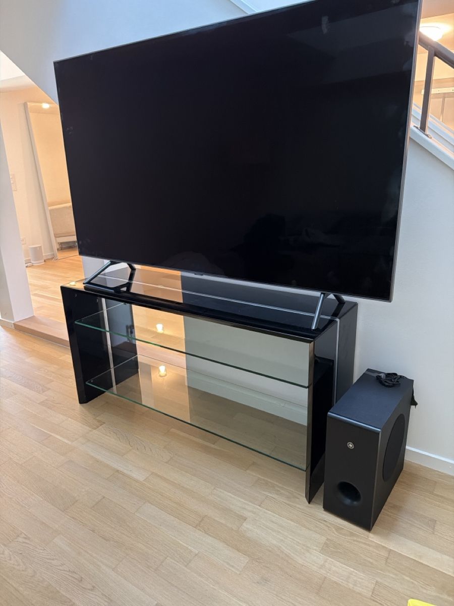 Mobili TV: TV Möbel schwarz hochglanz mit Glasplatten – Usato da Zürich venduto da iri_z8qj