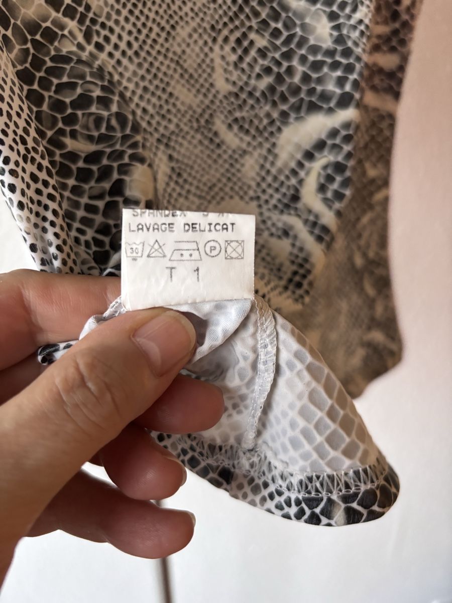 Top: Top imprimé peau de serpent taille 1 – Usato da Onex venduto da ali_8gbq 9