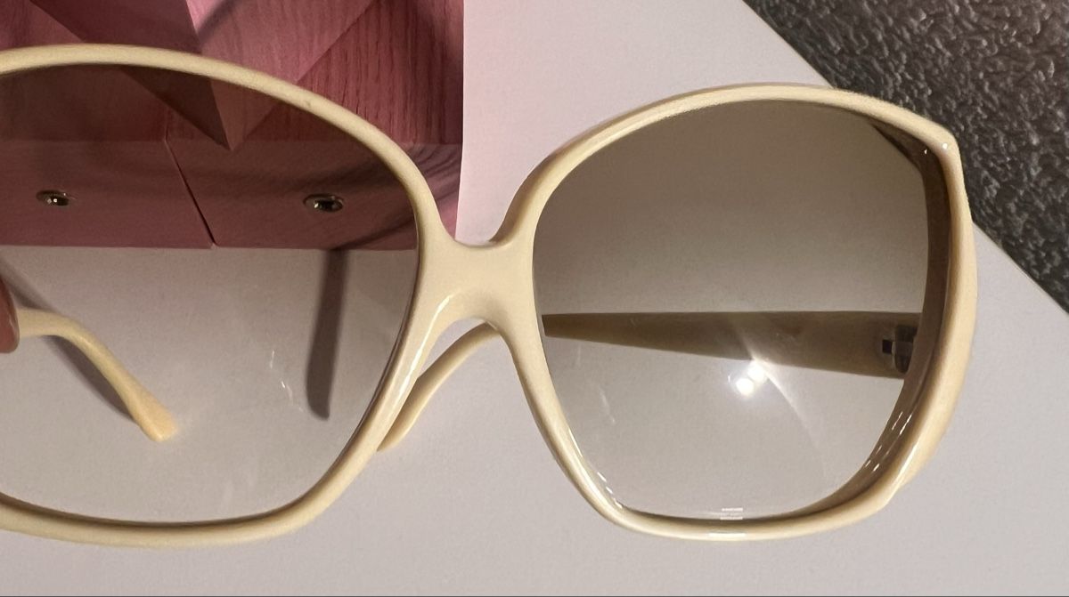Givenchy Occhiali & Lenti: Lunettes de soleil Givenchy – Usato da St-Pierre-Clages venduto da ste_xk6p 3