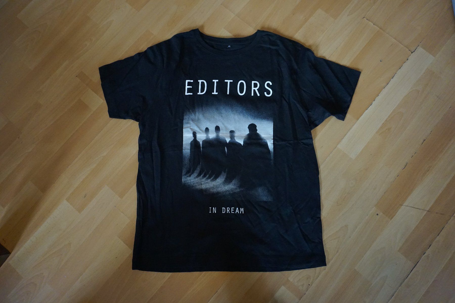 T-shirt: T-Shirt Editors Herren Gr.XL – Nuovo (secondo la descrizione) da Zürich venduto da einalemjena