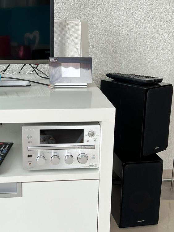 Sony Stereoanlage mit 2 Boxen und Dual Internet Radio | Kaufen auf Ricardo