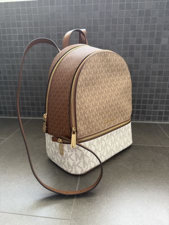 Michael Kors Rucksack Rhea Medium Color-Block Logo in Camel