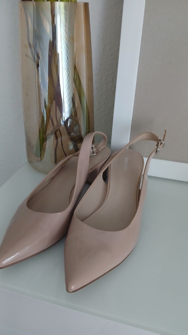 Graceland Scarpe da donna: Beige Laque Graceland Pumps Gr 40 – Usato da Beinwil am See venduto da Superchance 4