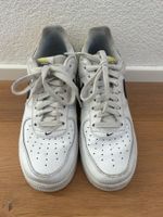NIKE AIR FORCE ONE weiss mit schwarzen & weissen Details 42