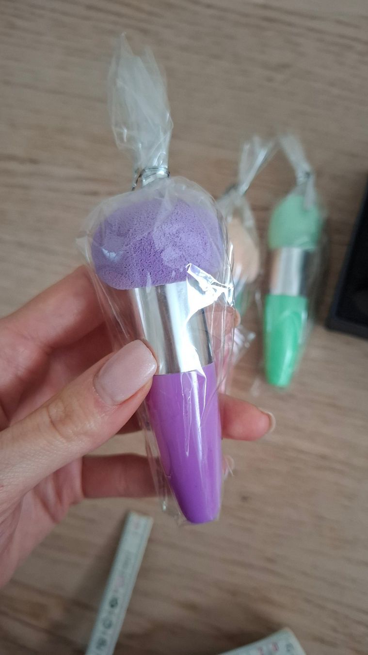 Make-up: Restposten Makeup-Keilschwamm / Foundation-Schwämme – Nuovo e nell'imballaggio originale da Rickenbach b. Wil venduto da Beautiful.Things 5