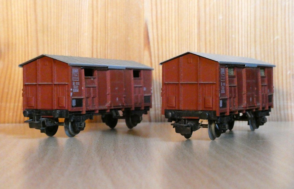 Märklin Modellini di ferrovie: 2 FS-Spitzdach-Güterwg Märklin Art.nr. 4550 – Usato da Dietlikon venduto da Gruma 1