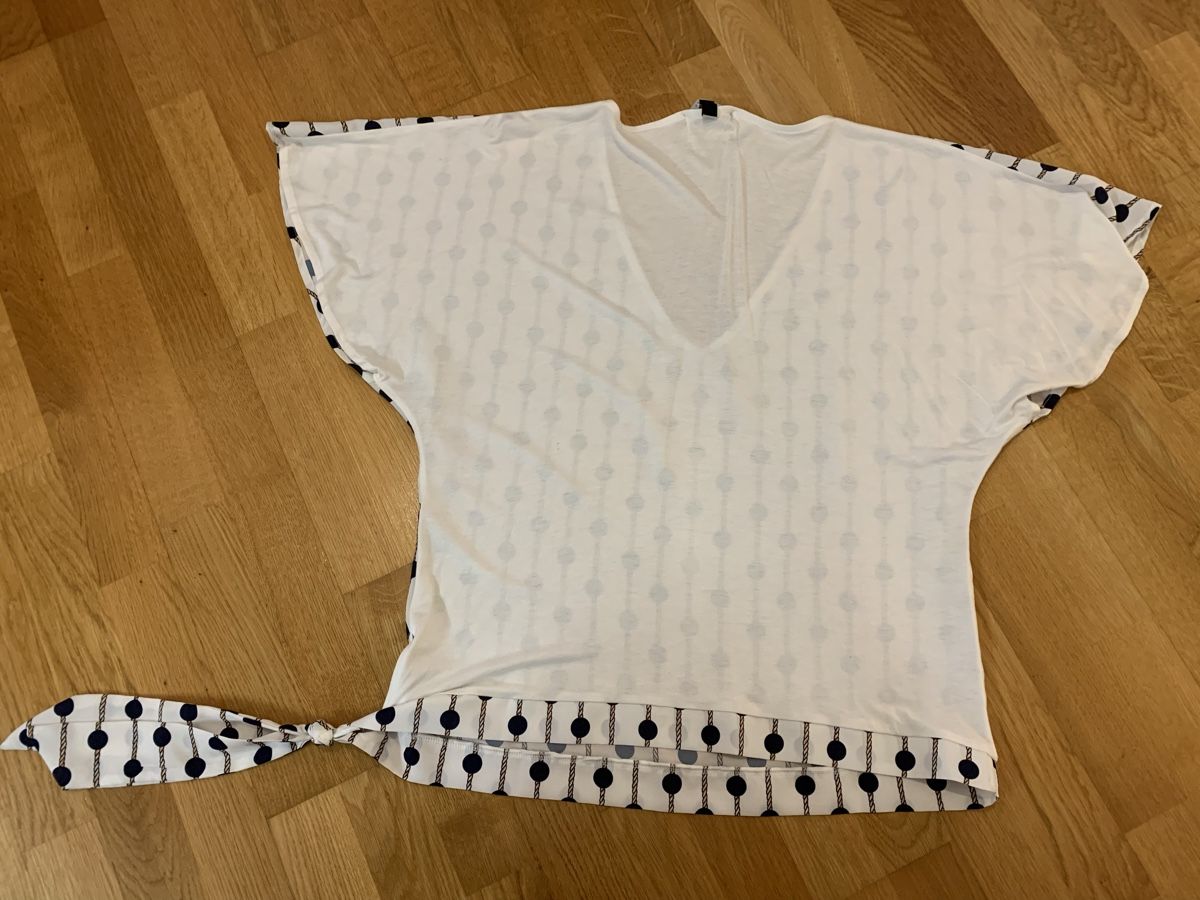 Blusen: Wunderschöner Oberteil Bluse Damen Grösse M/L – Gebraucht aus Ostermundigen von des_t9vv 3