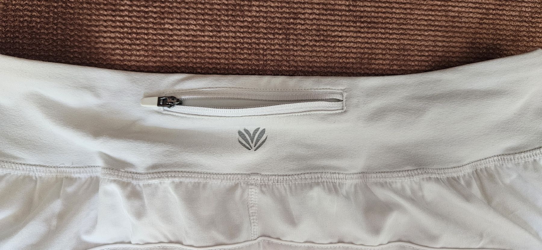 Pantaloni: Running Shorts Forever21 Gr. M – Usato da Rombach venduto da ThriftBetter 3