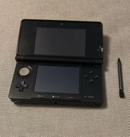 Nintendo 3DS Konsole schwarz mit Eingabestift gebraucht