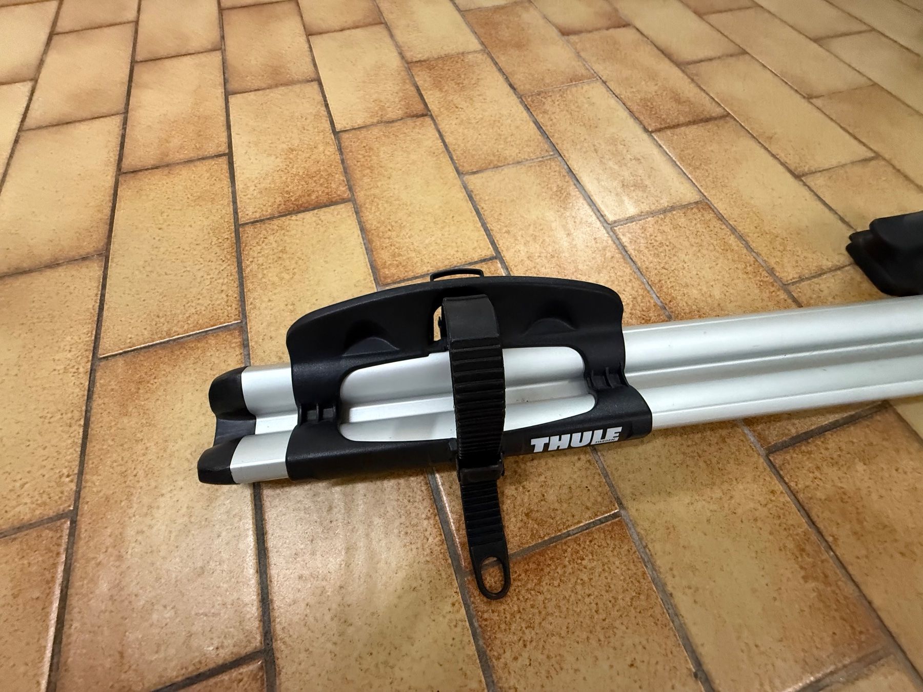 Thule Dachträger: Trois Portes-vélos Thule, montage facile. – Gebraucht aus Sion von Dantersi 4