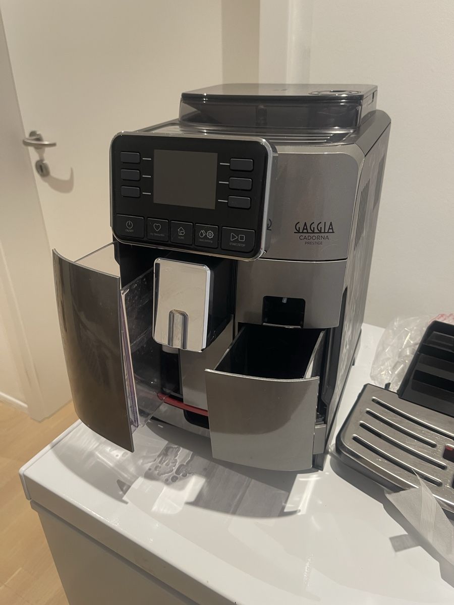 Gaggia Macchine per caffè & Macchine per espresso: Gaggia Cadorna Prestige Automatic Coffee Machine – Usato da Unterägeri venduto da eve_76lj 7