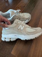 new balance suede 2002R 37