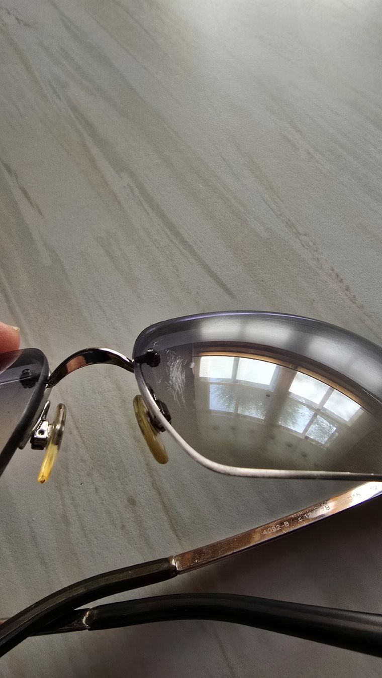 Chanel Occhiali & Lenti: Vintage Chanel Sunglasses Rimless with Case – Usato da Châtel-sur-Montsalvens venduto da Mirsonuta 5