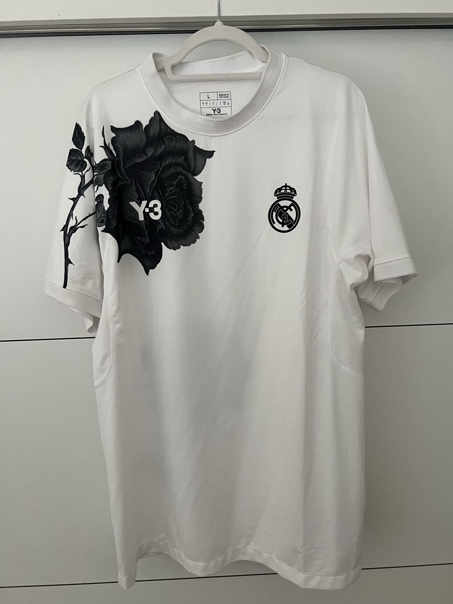 Adidas Leibchen & Hosen: Original Real Madrid Aufwärmshirt  – Neu und originalverpackt aus Beinwil am See von justin..