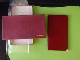 grosse rote OMEGA Brieftasche echt Leder in Originalschachte