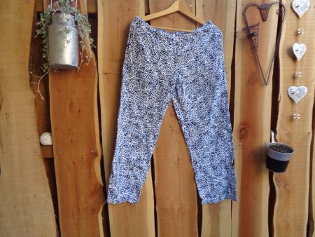 Hübsche Calvin Klein 7/8-tel Hose Gr. M  - 400269