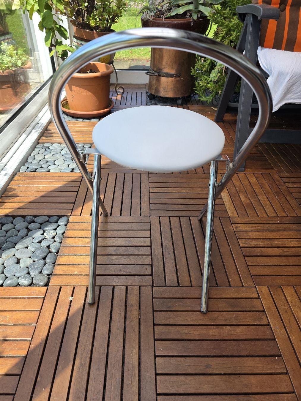 Sedie: Folding chair metal frame white seat. – Nuovo (secondo la descrizione) da Hinwil venduto da Ehretstock8 1