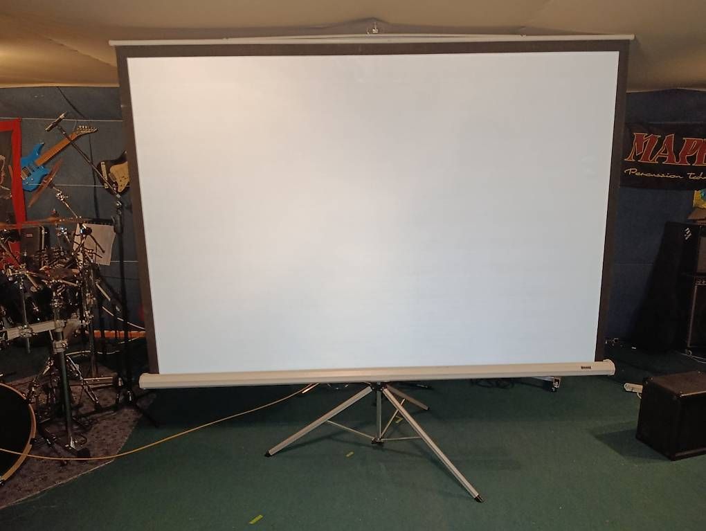 Altri Accessori: Écran de projection DA-LITE ~1.8x2m – Usato da Montpreveyres venduto da top_gun5025 2