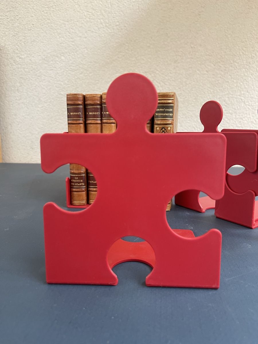 Altro in Decorazioni & Accessori: 4 Buchstützen rot Puzzle Design – Usato da Bonstetten venduto da usgsuechts_vintage