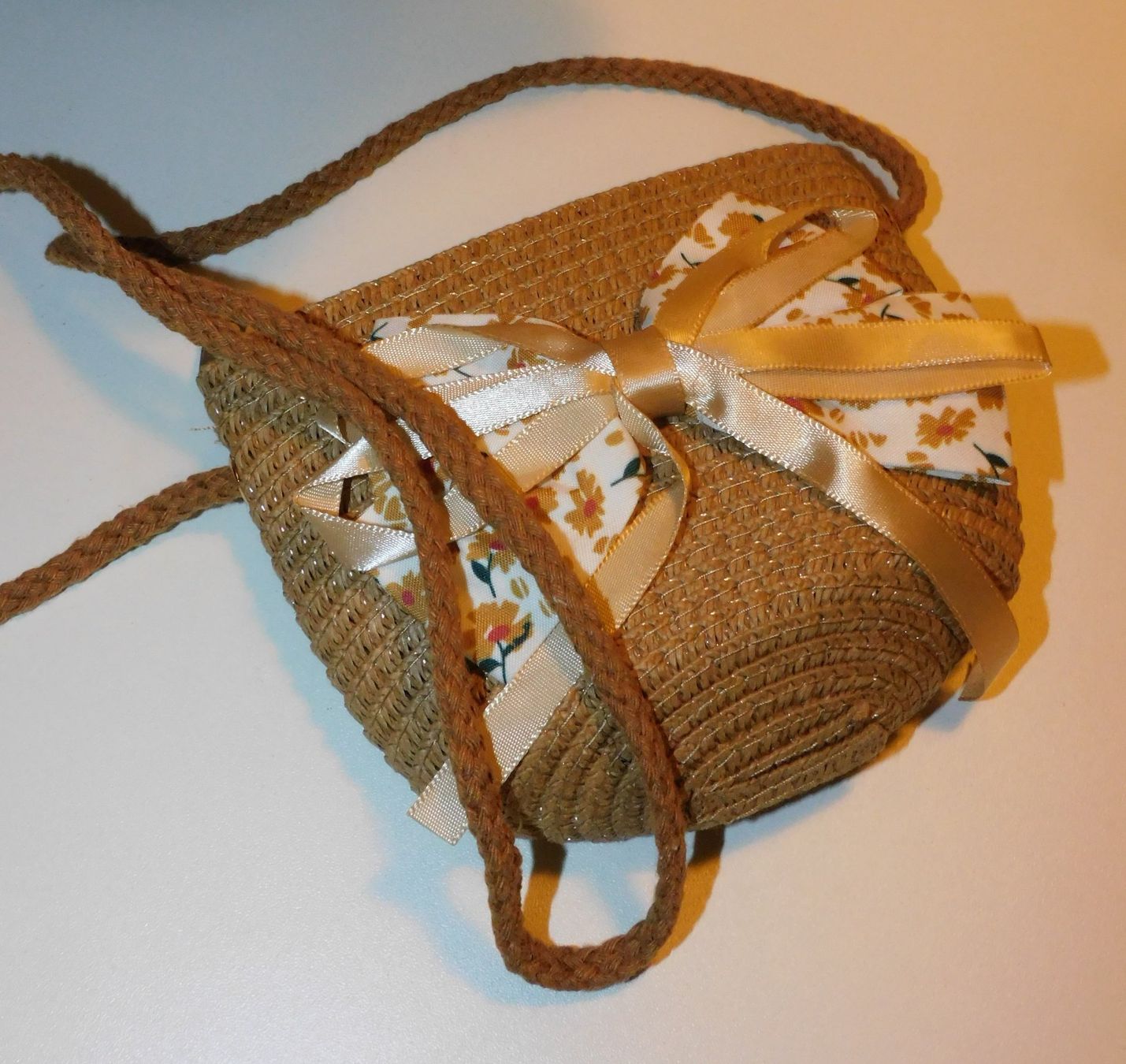 Copricapi, berretti & cappellini: Hut Dament Strohhut passende Tasche  Tasche – Usato da Sursee venduto da 76 5