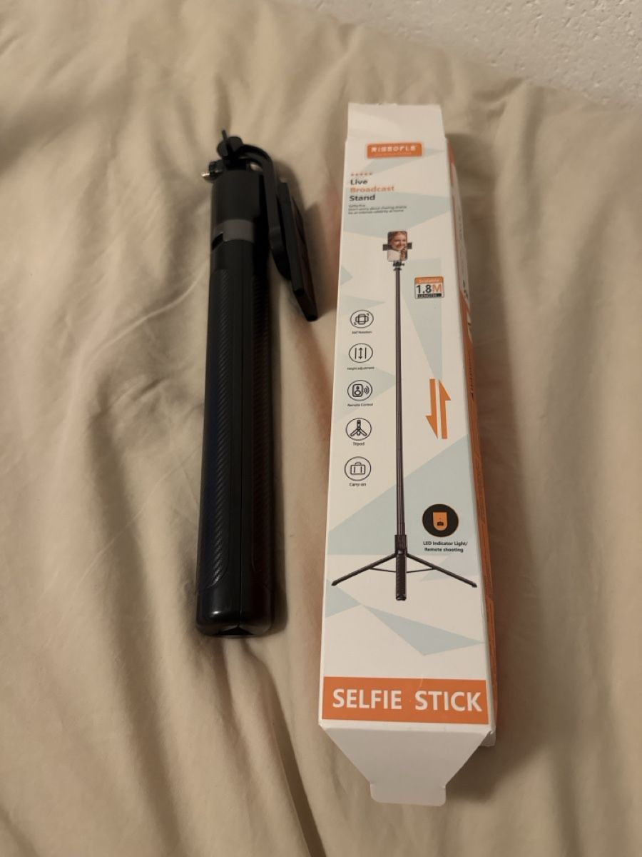 Treppiedi & Teste: Riseofle selfie/live broadcast stand. – Nuovo (secondo la descrizione) da Chavannes-de-Bogis venduto da dle_5x5y