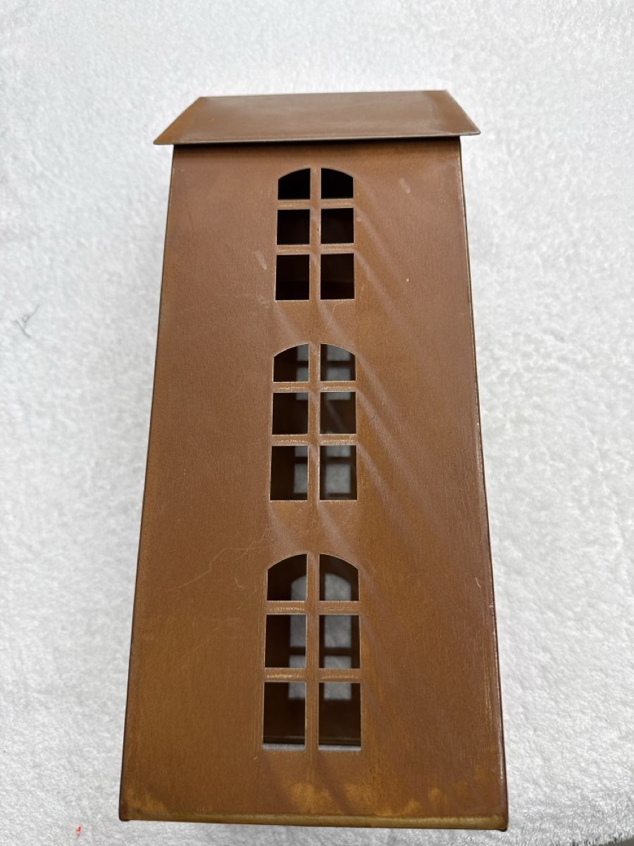 Alle Dekorationen: Maison décorative en métal marron – Neu und originalverpackt aus Chenens von anasantos90 3
