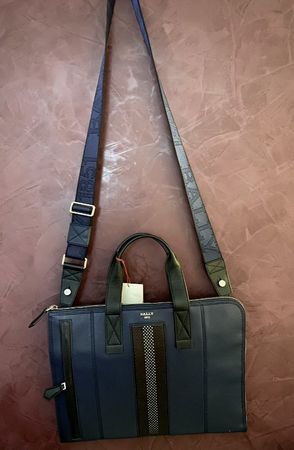 Bally Henri Schultertasche entworfen für den modernen Mann