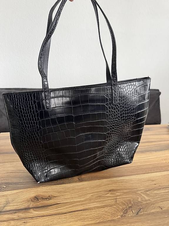 Borse: Schwarze Croco Tote Bag – Usato da Bettlach venduto da michellemmm