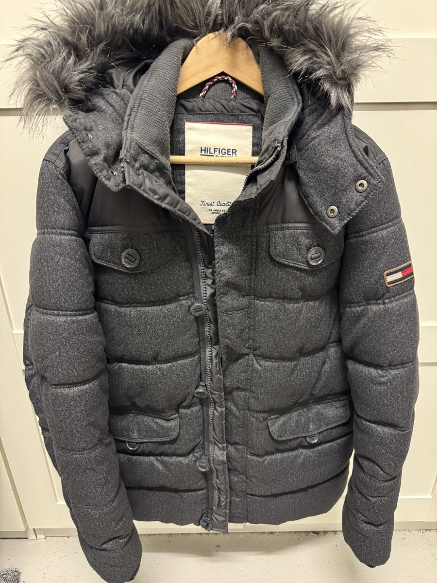 Tommy Hilfiger Giacche: Tommy Hilfiger Winterjacke Grösse S – Nuovo (secondo la descrizione) da Lenzburg venduto da nfvs