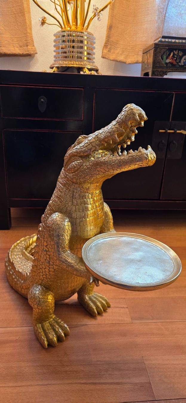 Skulpturen & Statuen: Beistelltisch, Krokodil Morty – Gebraucht aus Wolfhalden von Nati-Nati 5