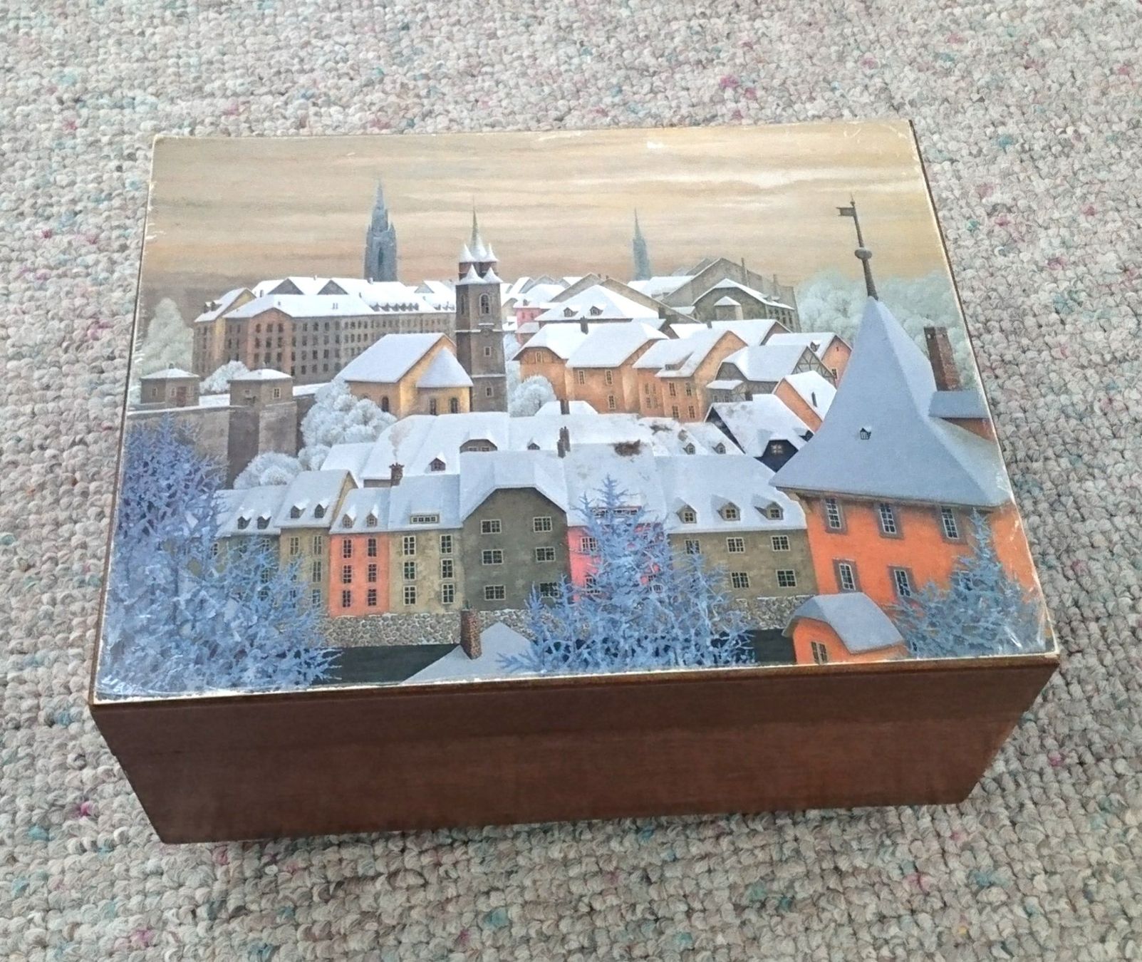Sankyo Carillon: Musikdose aus Holz – Usato da Wangen b. Olten venduto da ErikaK06 1