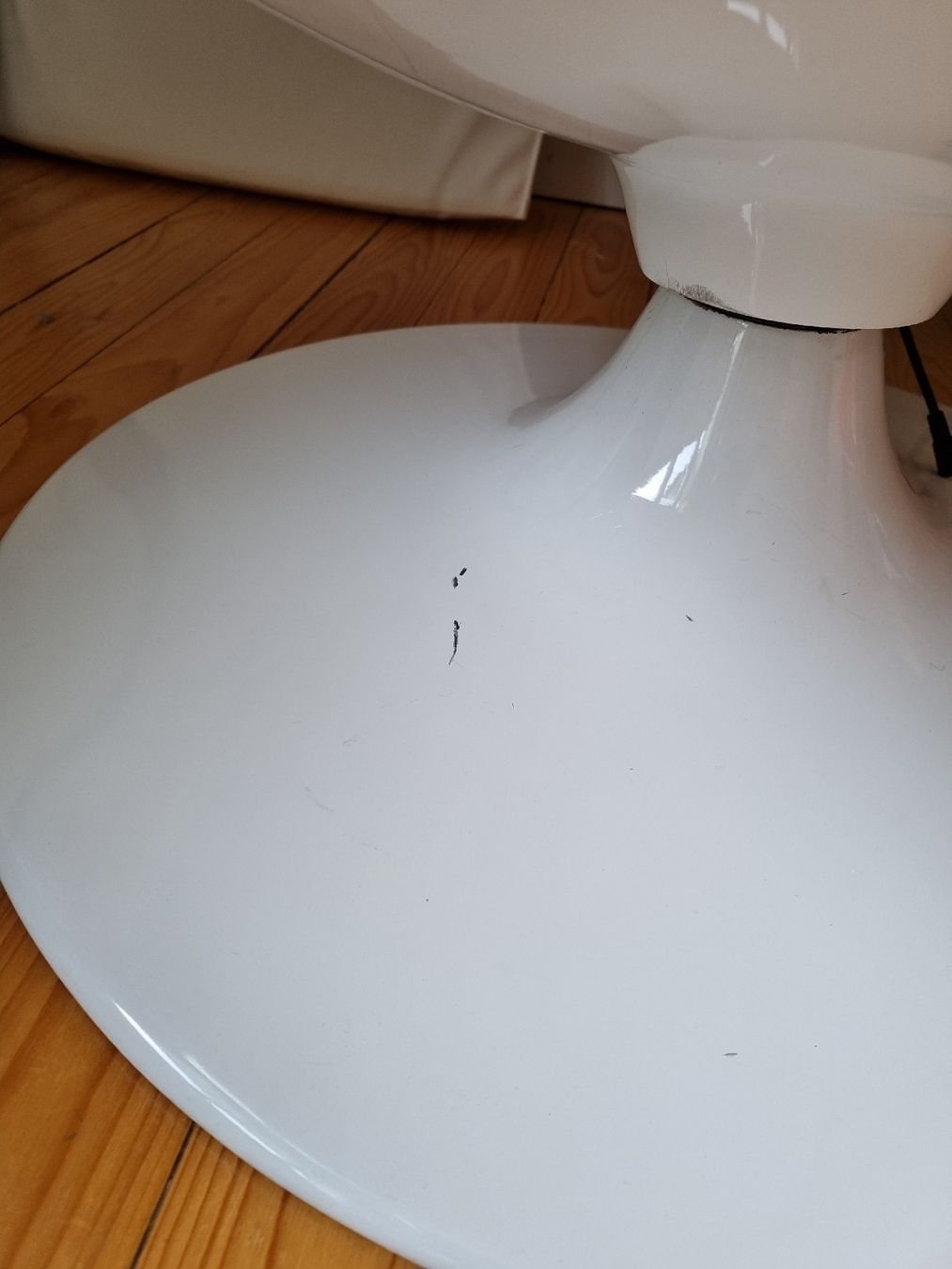 Poltrone: Design Klassiker: Eier Sessel, rot/weiss, – Usato da Wil SG venduto da die-wohnung 2