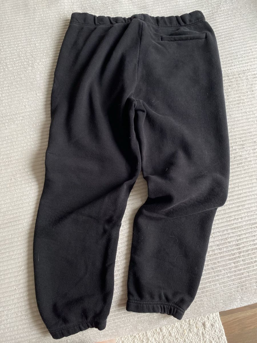 Hosen: Schwarze Reserved Jogginghose, Grösse XL – Gebraucht aus Langenthal von vik_v5ml 1