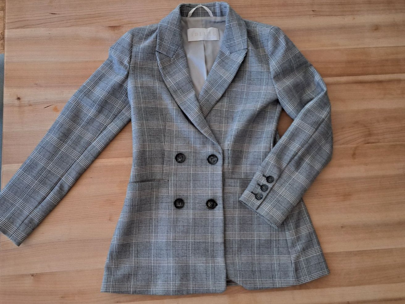 Jacken: iBLUES Jersey Blazer Gr. 34 – Gebraucht aus Malters von Mosher