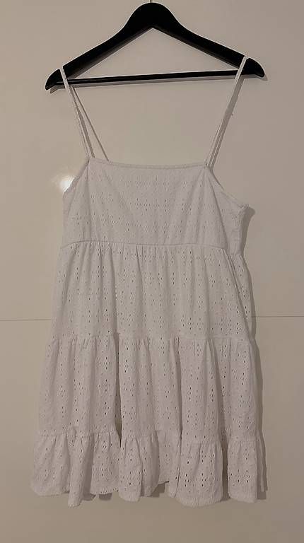 Vestiti: Robe blanche Pull&Bear, taille L – Usato da Biel/Bienne venduto da Cli 1
