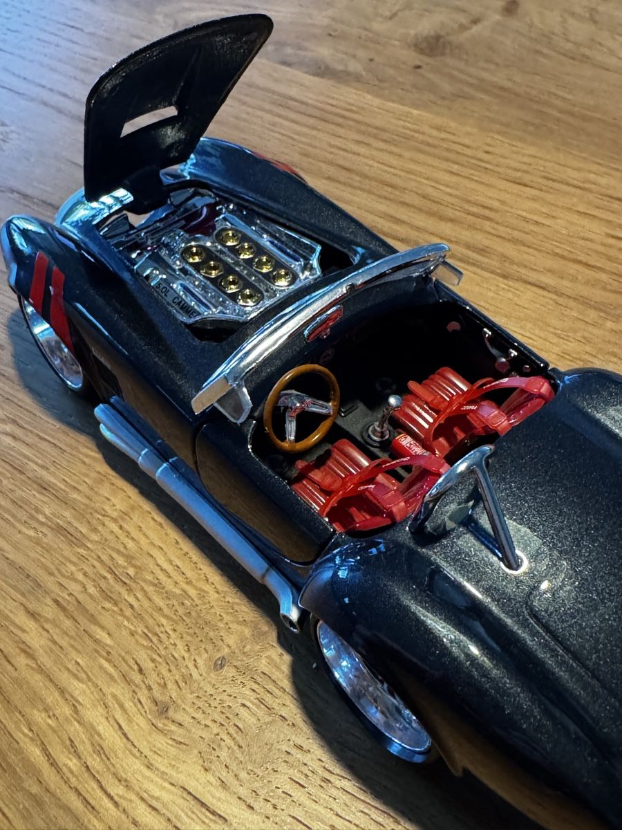 Maisto Modellini d'auto: Maisto Cobra 427 1:24 Modell Auto – Nuovo (secondo la descrizione) da Scherz venduto da spike22.5 3