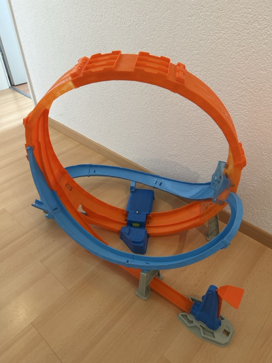 Hot Wheels Giocattoli: Hot Wheels Strecken-Set. – Usato da Rütihof venduto da Vombi 1