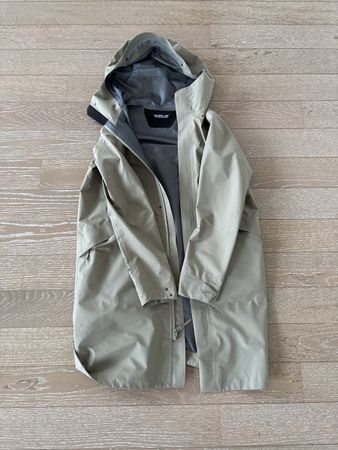 Arc'teryx rain Coat XS - like new Condition