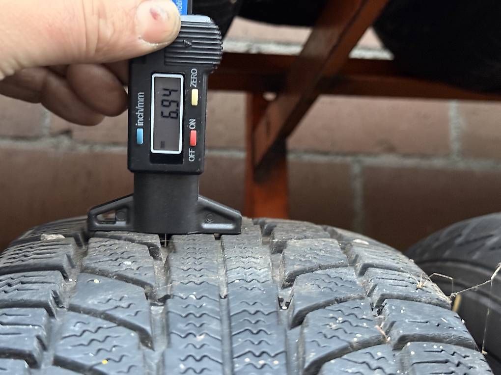 Pneus & Kompletträder: 2 Winterreifen 185/ 65/ 14   – Gebraucht aus Udligenswil von Sch2s 1