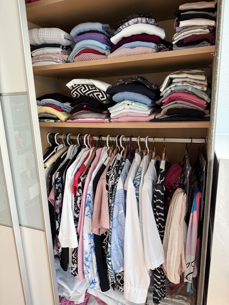 Armadi: Schrank mit zwei Schiebetüren  – Usato da Hindelbank venduto da bar_7xd8 1