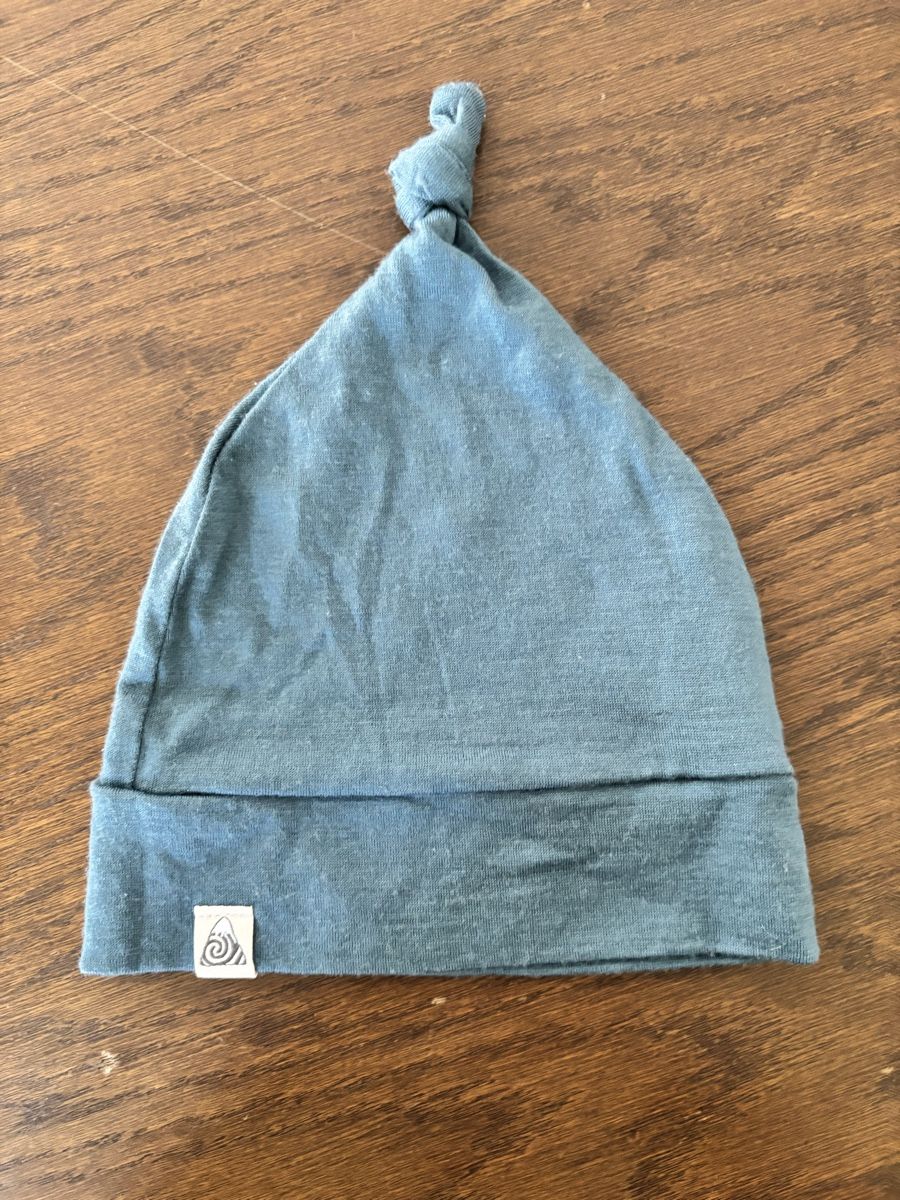 Bonnets & Echarpes: Alpes du Sud Bébé -  bonnet  6-12 mois – Neuf (Voir description) à La Chaux-de-Fonds par Elora237