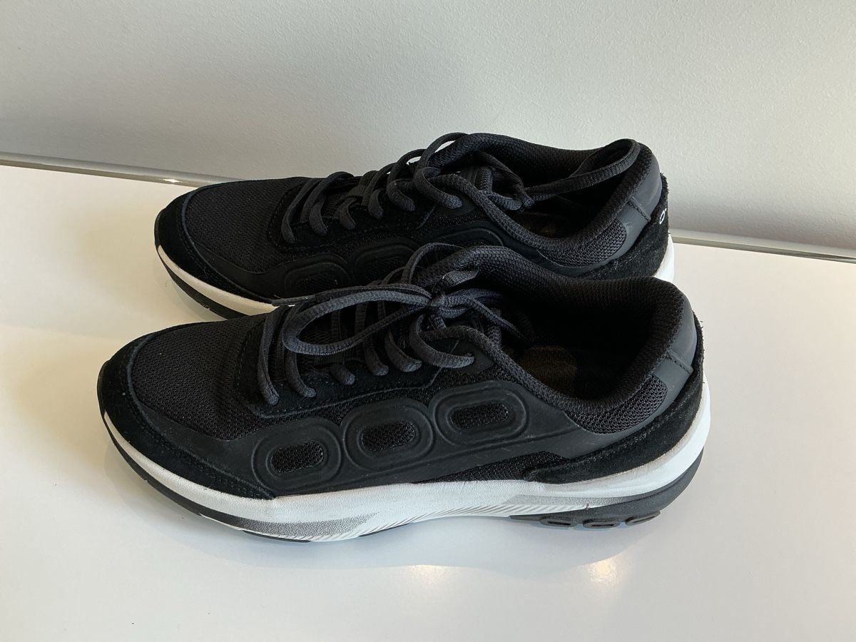 Chaussures femmes: Sneaker von GNL – D'occasion à Zürich par lukasg.meier 2