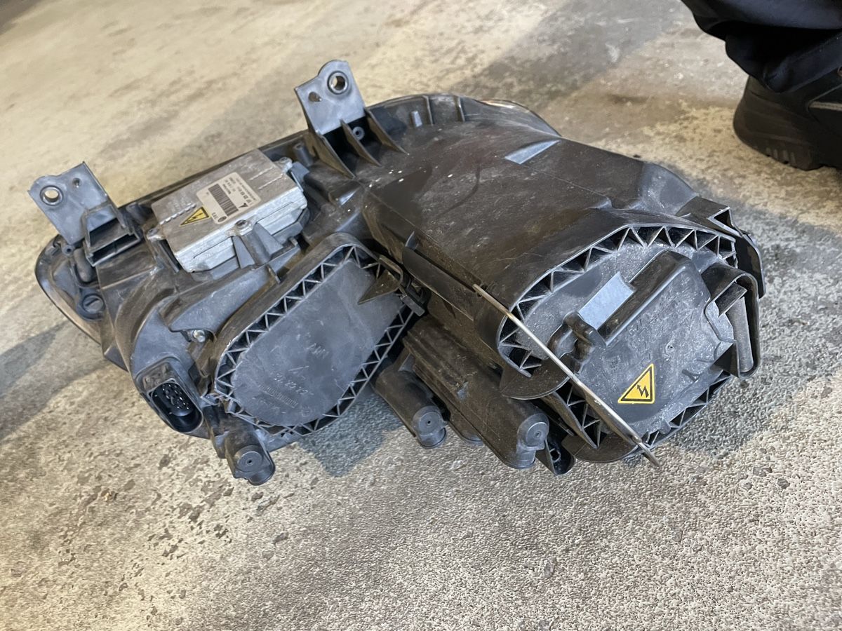 VW Fari: Phares avant xénon VW touran – Usato da Vétroz venduto da aut_s8yd 7