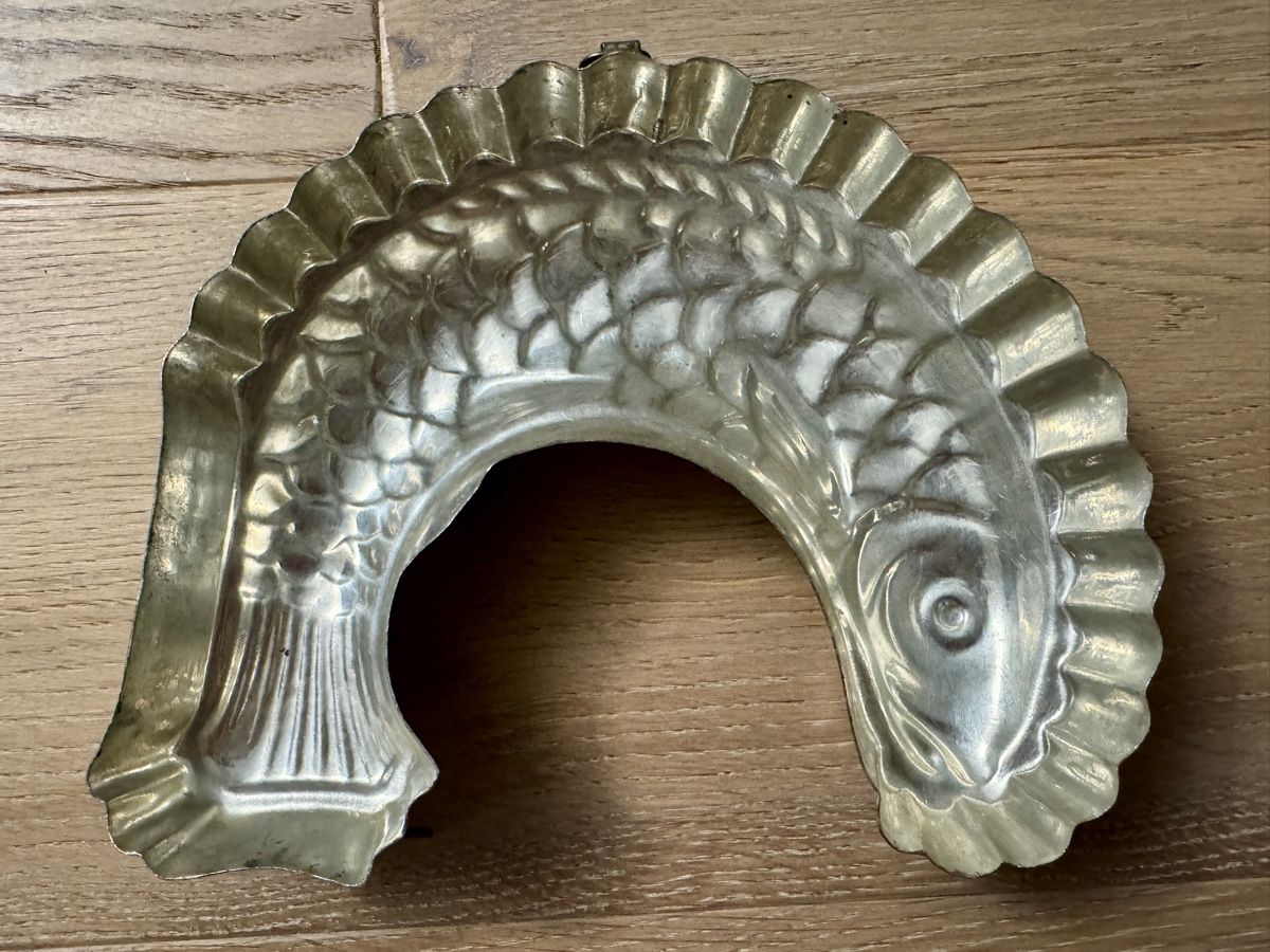 Backformen: Antike Backform Fisch Weissblech – Gebraucht aus Rothrist von Luckywinner 2